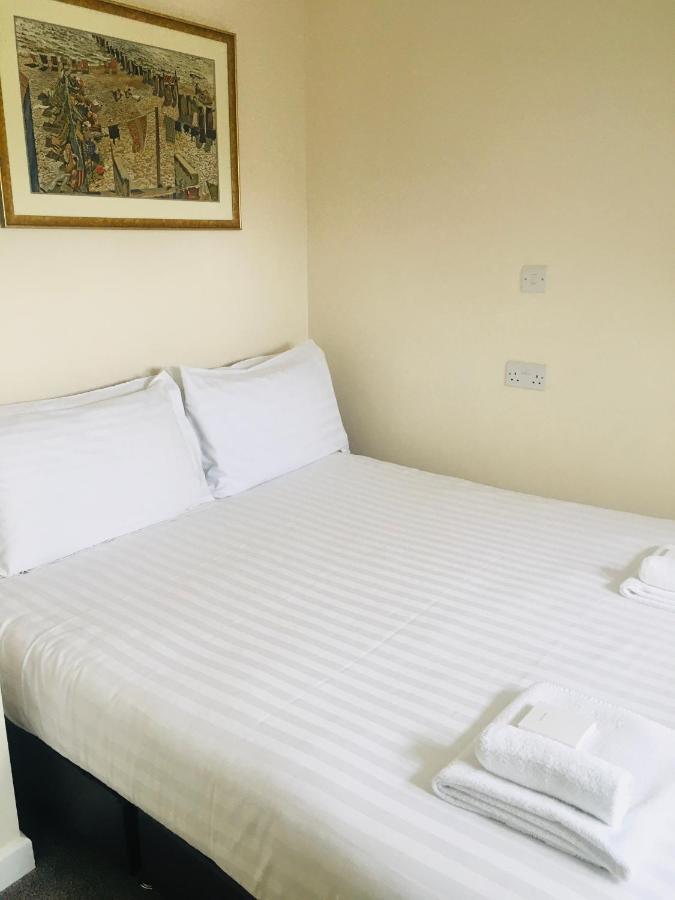 Bed and Breakfast The White Hart Frocester Екстер'єр фото