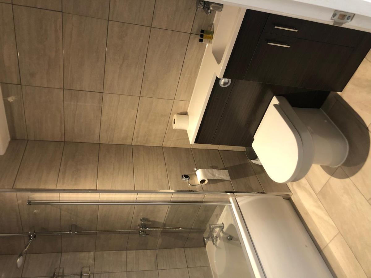 Bed and Breakfast The White Hart Frocester Екстер'єр фото